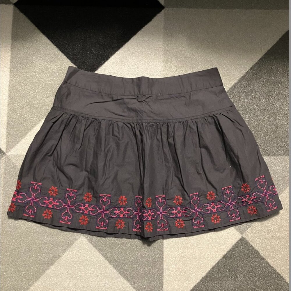 American Eagle Gray Embroidered Pull-on Mini‎ Skirt Women's Size L